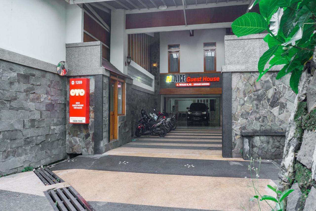 Oyo 1209 Tirtasari Nice Guesthouse Bandung Esterno foto
