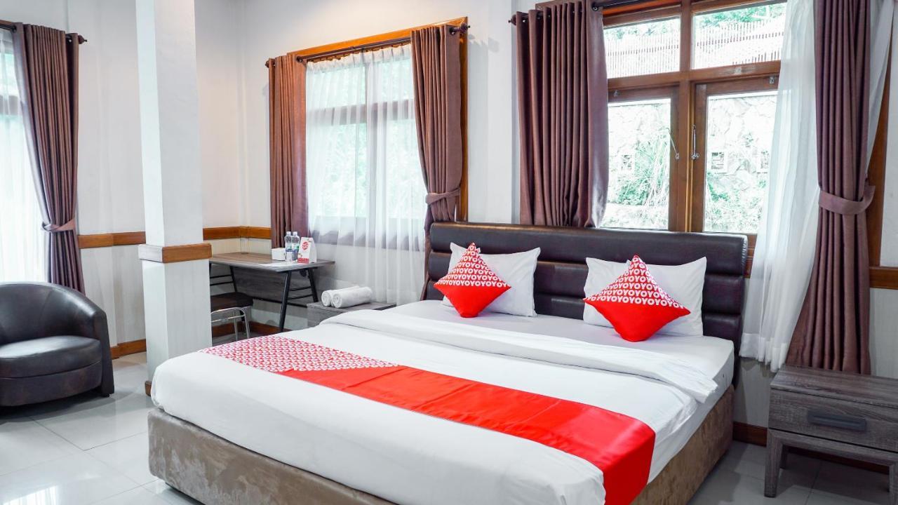 Oyo 1209 Tirtasari Nice Guesthouse Bandung Esterno foto
