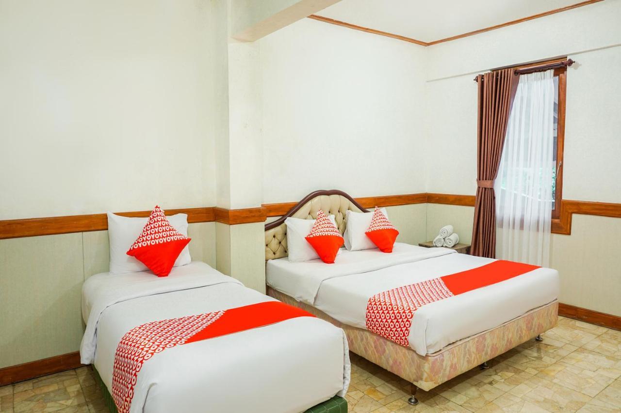 Oyo 1209 Tirtasari Nice Guesthouse Bandung Esterno foto