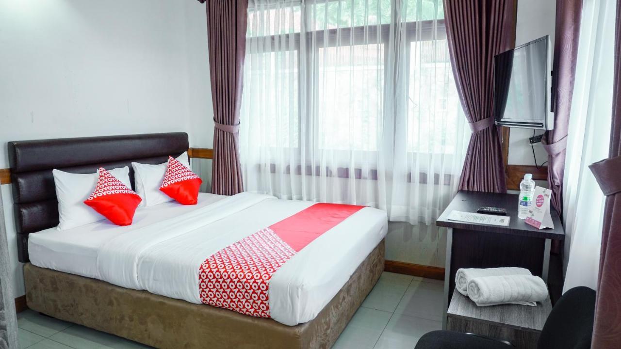 Oyo 1209 Tirtasari Nice Guesthouse Bandung Esterno foto